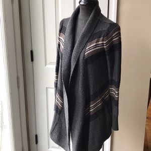 Women’s open-front cardigan with pockets!